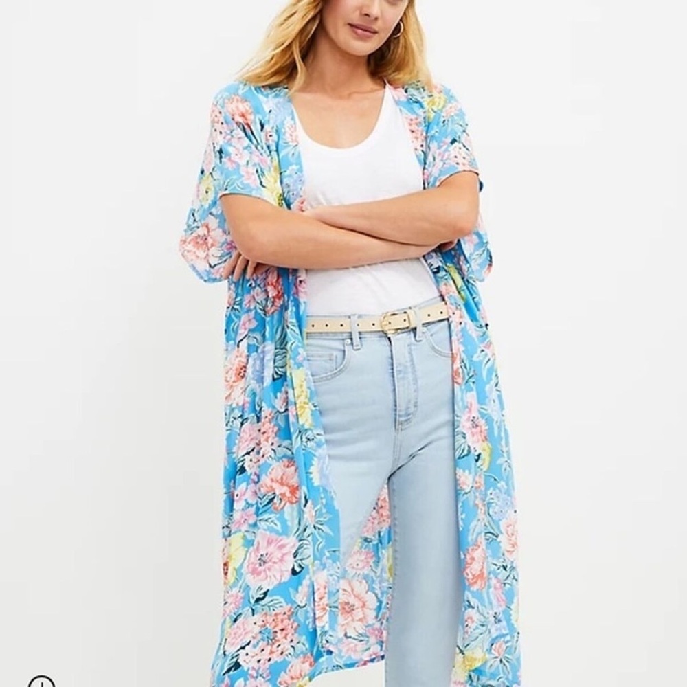 NWT Loft Floral Garden Wrap